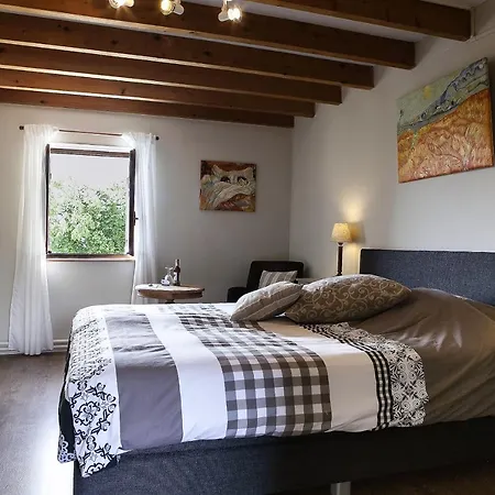 Luxury Maison A Votre Sante, In Bordeaux Wine Region Bed & Breakfast *
