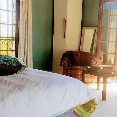Oda ve Kahvaltı Luxe Maison A Votre Sante, In Bordeaux Wine Region