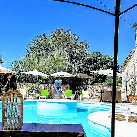 Maison á Votre Santé, In De Bordeaux-wijnstreek Couette-café Savignac-de-Duras