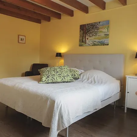 Maison á Votre Santé, In De Bordeaux-wijnstreek Couette-café 3*