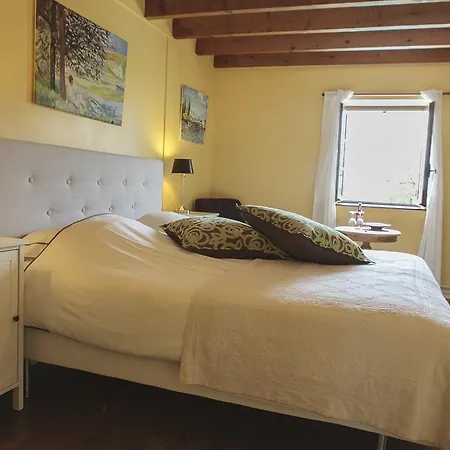 Bed and breakfast Luxe Maison á Votre Santé, In Bordeaux Wine Region