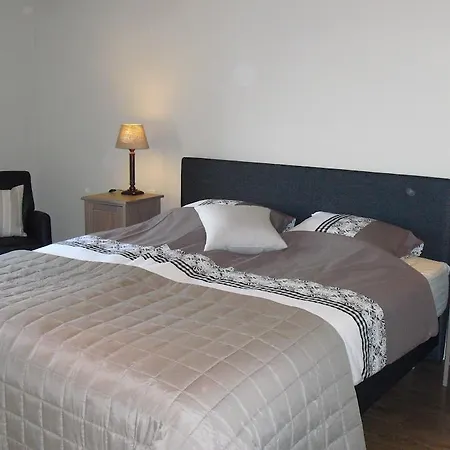 Bed & Breakfast Luxe Maison á Votre Santé, In Bordeaux Wine Region Savignac-de-Duras
