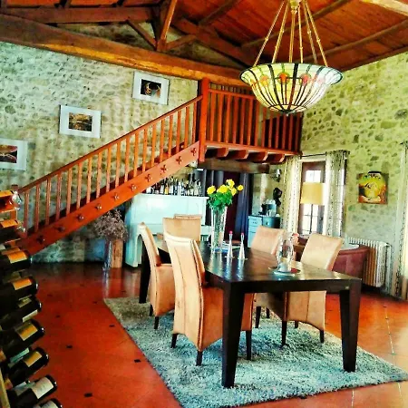 Bed & Breakfast Luxury Maison A Votre Sante, In Bordeaux Wine Region Savignac-de-Duras