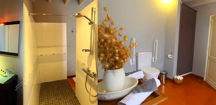 Bed & Breakfast Luxe Maison A Votre Sante, In Bordeaux Wine Region Savignac-de-Duras